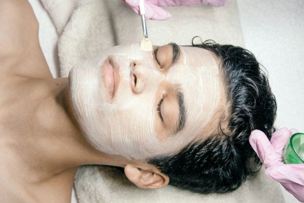 Choisir des soins cosmétiques pour un visage éclatant