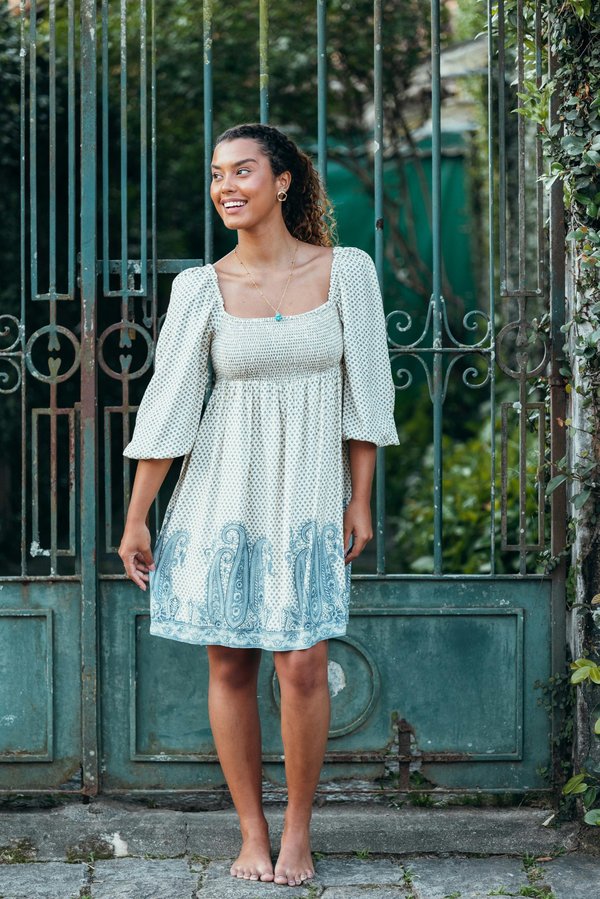 Robe bohème chic blanche : élégance pour toutes les occasions